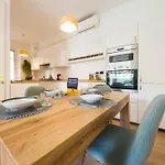 Casaviva - Comfy Modern Trilo In Genova Principe
